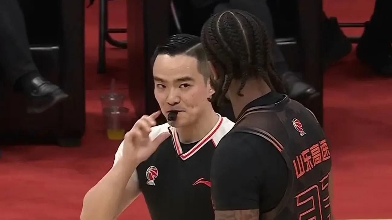 北京队在CBA季后赛中打出进球,被誉为全场沸腾 北京队在CBA季后赛中打出进球,被誉为全场沸腾