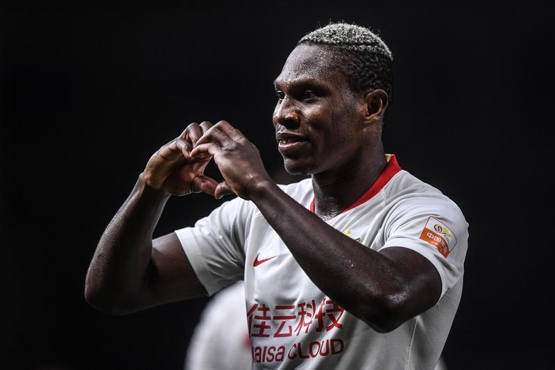 苏宁客场战平河北，保持不败走势