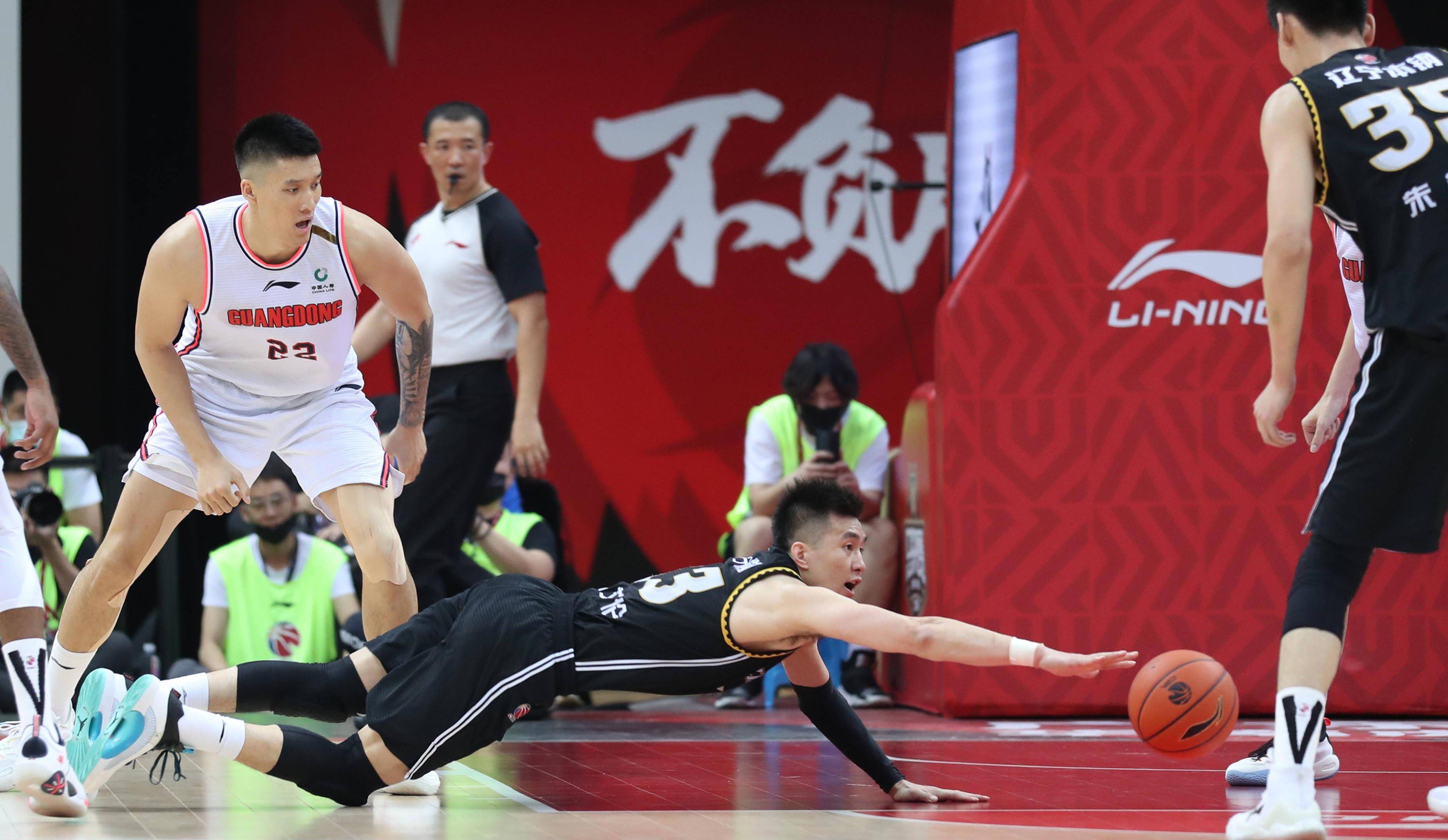 1xBit体育下载-包含篮球赛场的精彩瞬间引发球迷狂热支持！的词条